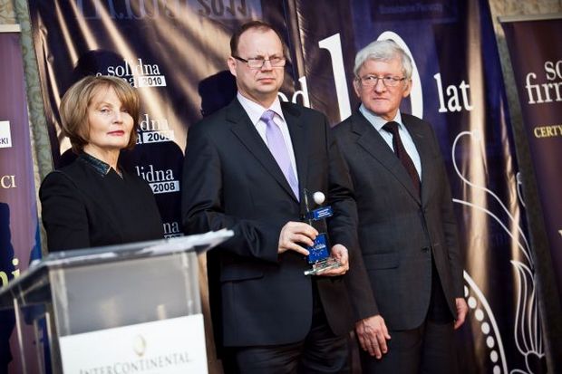 Dyrektor Jacek Górecki odbiera Perłę Solidności