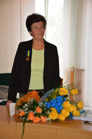 Zenobia Sołtys odbiera wyróżnienie