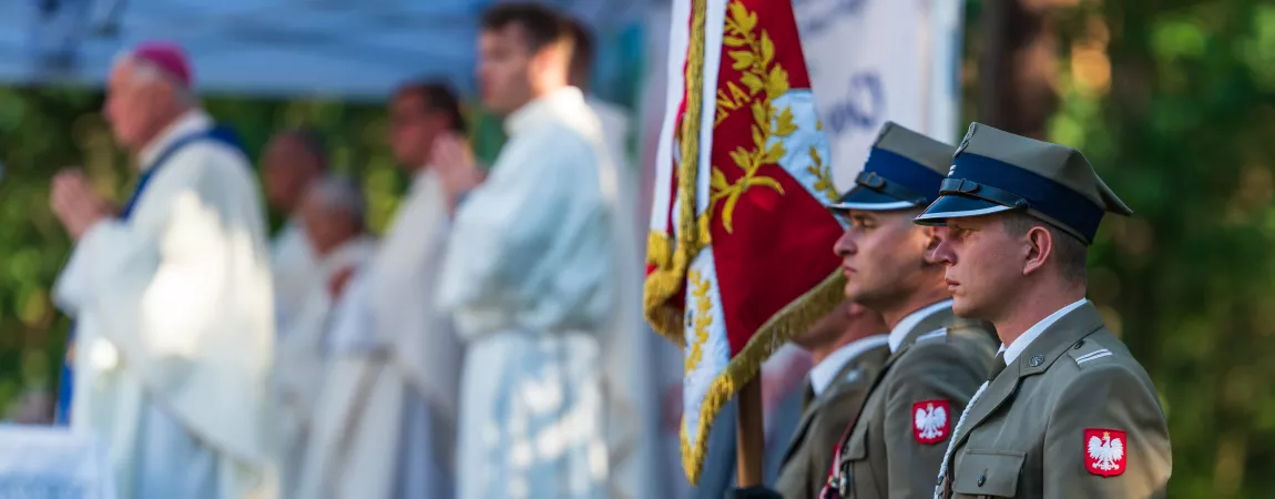 Uroczystości z okazji 106. rocznicy Bitwy Warszawskiej przy pomniku 28. Pułku Strzelców Kaniowskich w Wólce Radzymińskiej – wspólnie oddaliśmy hołd bohaterom - fot. Olo Wąsik