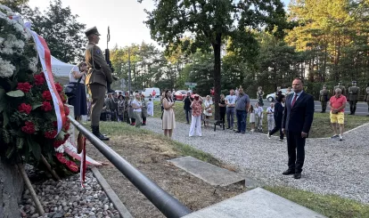 Uroczystości z okazji 106. rocznicy Bitwy Warszawskiej przy pomniku 28. Pułku Strzelców Kaniowskich w Wólce Radzymińskiej – wspólnie oddaliśmy hołd bohaterom - fot UGN