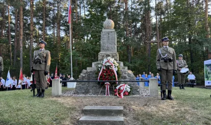 Uroczystości z okazji 106. rocznicy Bitwy Warszawskiej przy pomniku 28. Pułku Strzelców Kaniowskich w Wólce Radzymińskiej – wspólnie oddaliśmy hołd bohaterom - fot UGN