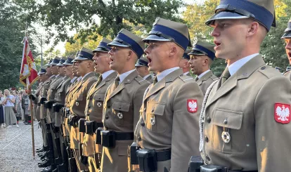 Uroczystości z okazji 106. rocznicy Bitwy Warszawskiej przy pomniku 28. Pułku Strzelców Kaniowskich w Wólce Radzymińskiej – wspólnie oddaliśmy hołd bohaterom - fot UGN