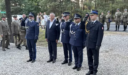 Uroczystości z okazji 106. rocznicy Bitwy Warszawskiej przy pomniku 28. Pułku Strzelców Kaniowskich w Wólce Radzymińskiej – wspólnie oddaliśmy hołd bohaterom - fot UGN