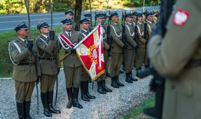 Uroczystości z okazji 106. rocznicy Bitwy Warszawskiej przy pomniku 28. Pułku Strzelców Kaniowskich w Wólce Radzymińskiej – wspólnie oddaliśmy hołd bohaterom - fot. Olo Wąsik